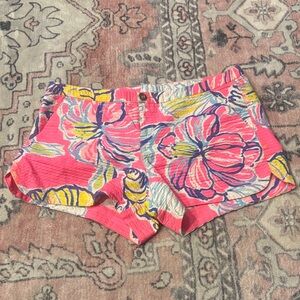 Lilly Pulitzer “Adie” style, Pink/Multicolor Hibiscus Flower Shorts, size 6